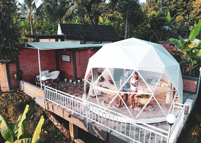 Moondock Luxury Camp * Munduk