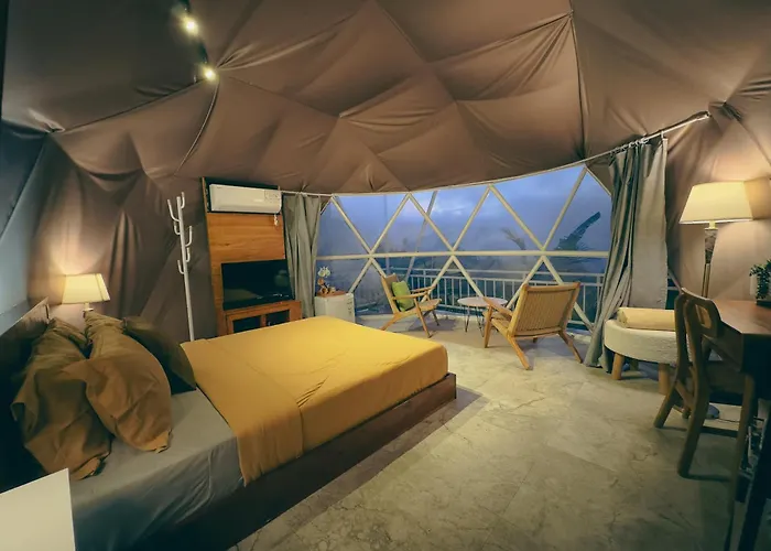 Moondock Luxury Camp *
