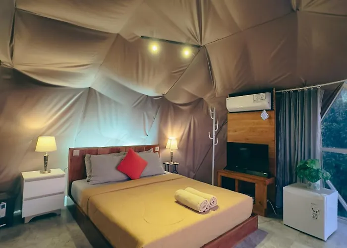 Moondock Luxury Camp *