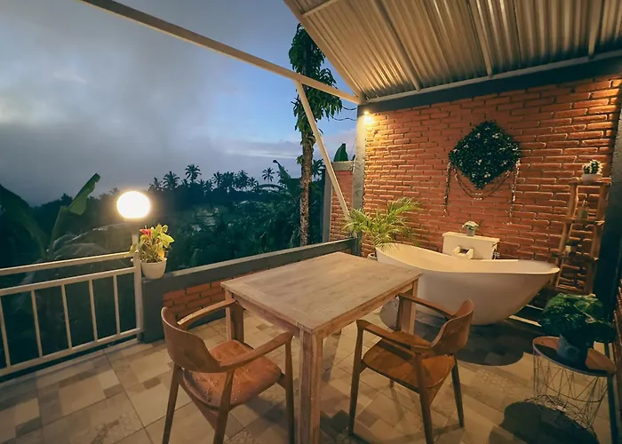 Moondock Luxury Camp * Munduk